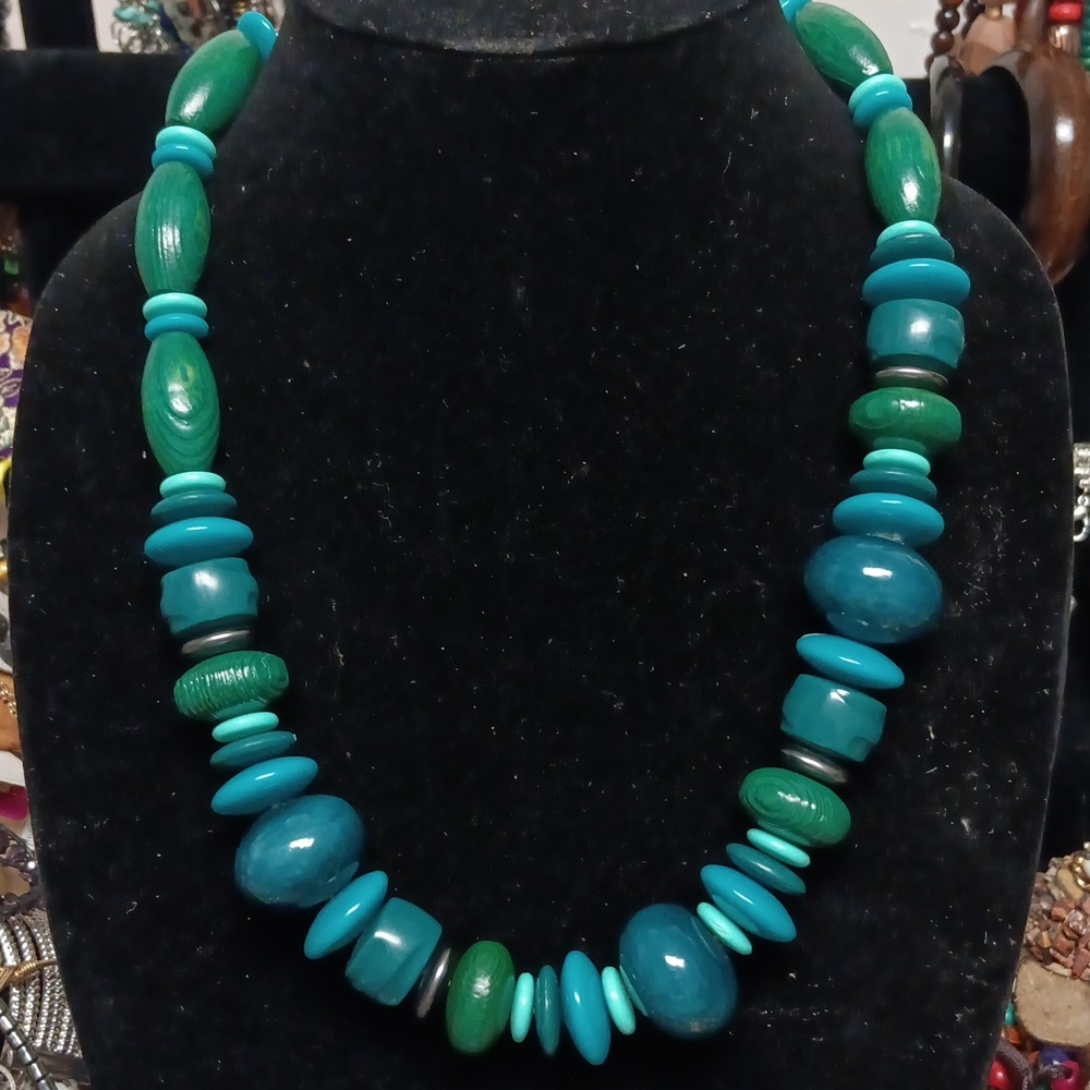 Green Wood Necklace
